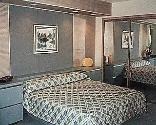 Port Elsewhere Hotel